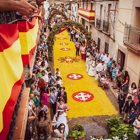 Vista de una calle en el Corpus de Porzuna