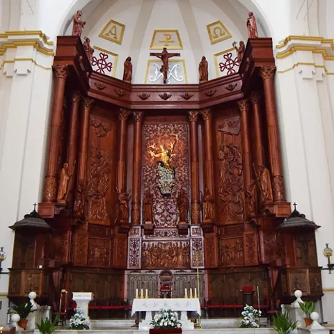 Interior de la iglesia de la Asunción de Manzanares