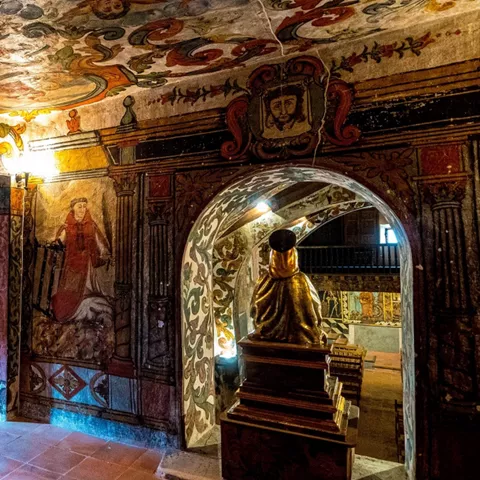 Decoración interior de la ermita de Belén en Liétor