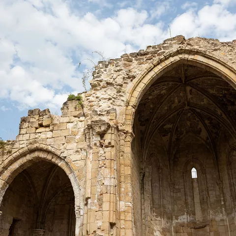 Ábside gótico de iglesia medieval