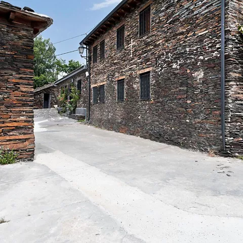 Calle de arquitectura tradicional.