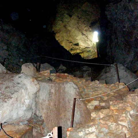 Galería interior de cueva