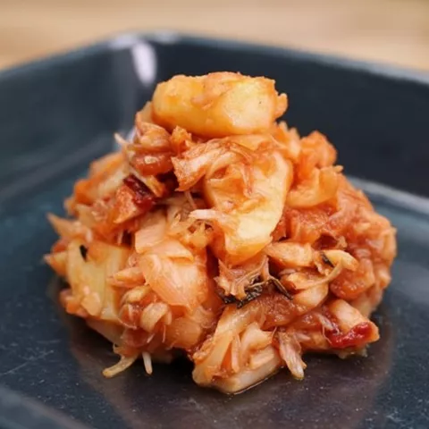 Preparación tradicional con bacalao y tomate
