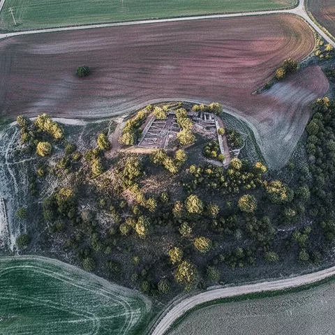 Vista aérea de asentamiento en cerro.