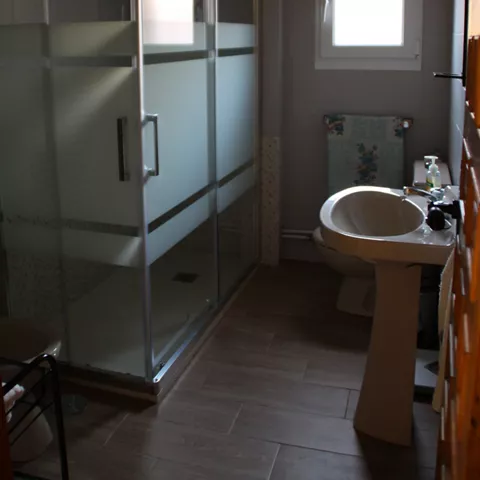 Baño interior equipación completa