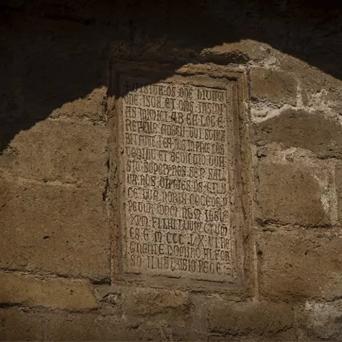 Inscripción en la Puerta de Toledo, Ciudad Real