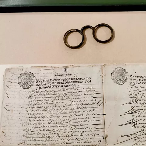 Detalle de la exposición en la Casa Museo de Queveo