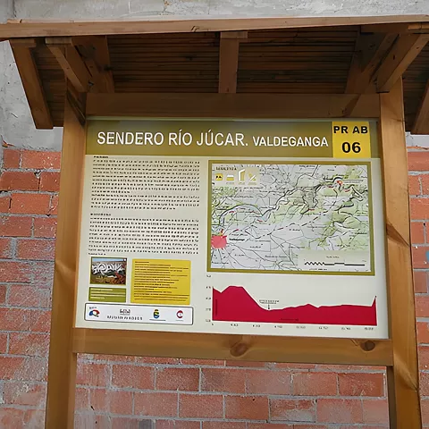 Panel indicativo de la ruta-PR-AB06