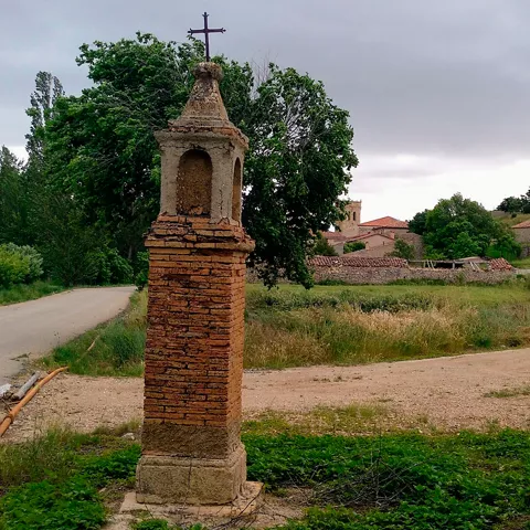 Humilladero tradicional a la entrada del pueblo.