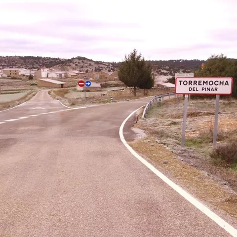 Entrada al municipio con señalización vial