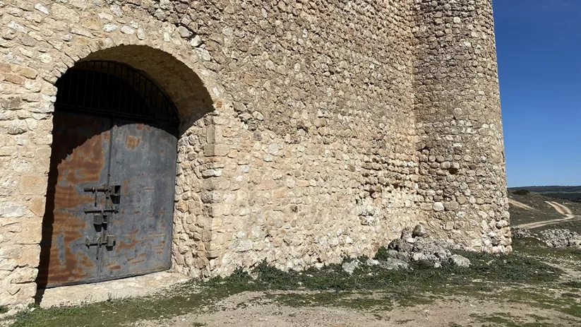 Puerta del castillo de Haro