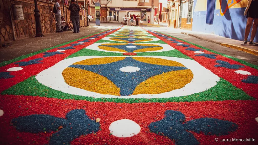 Calle engalanada para el Corpus de Porzuna