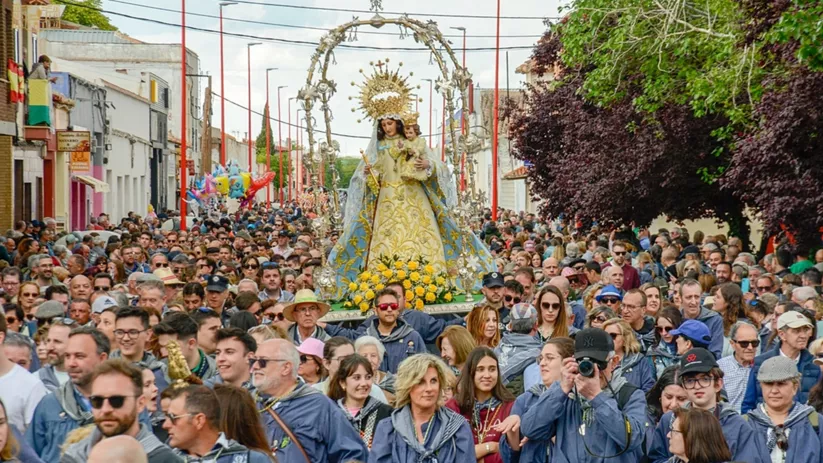 Romería Virgen de las Viñas por las calles de Tomellos