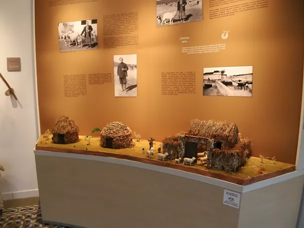 Bombo, chozo y aprisco en el Museo del Queso Manchego de Manzanares