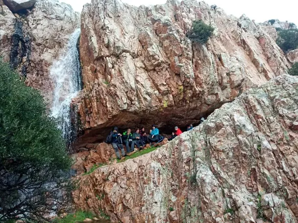 Visita al abrigo rupestre del Chorrero en Puertollano