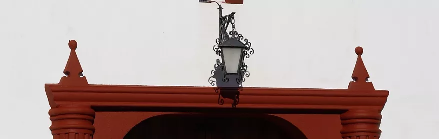 Detalle de la fachada de la ermita de Santa Ana en Campo de Criptana