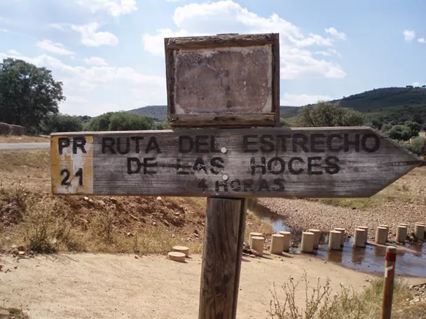 Indicación al Estrecho de las Hoces en Puebla de Don Rodrigo