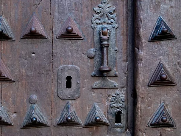 Detalle de la iglesia de SanJuan Bautista de Argamasilla de Alba