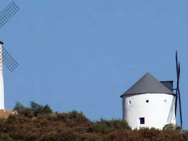 Panorámica de los molinos de viento de Puerto Lápice