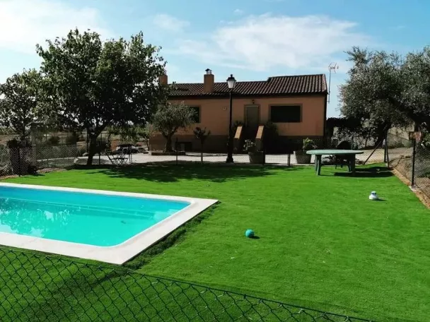 ENTORNO RURAL Y PISCINA