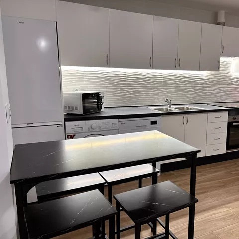 COCINA TOTALMENTE EQUIPADA