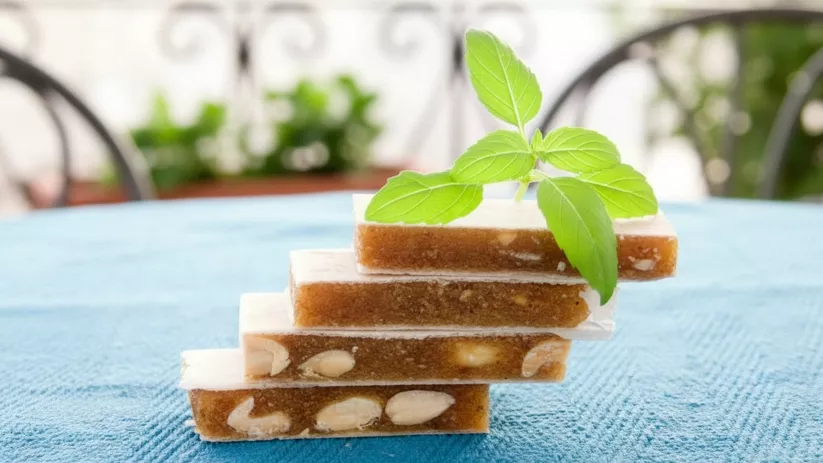 Porciones de dulce artesanal con frutos secos