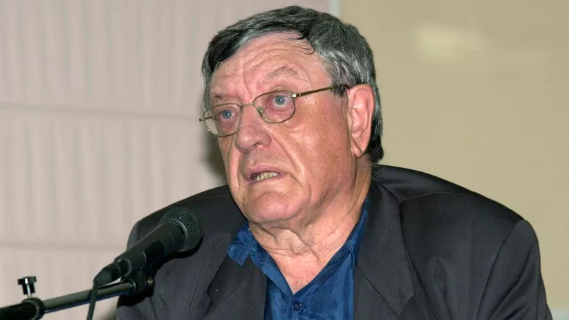 Antonio Martínez Sarrión, escritor albaceteño