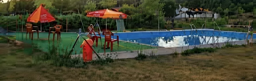 Piscina del camping Las Majadas