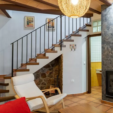 Salón comedor con chimenea