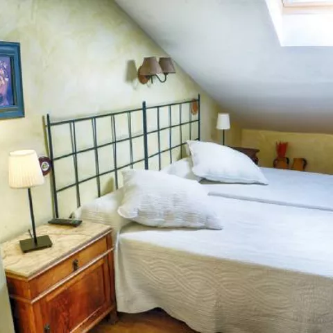 vista de Habitación doble con baño privado el chopo en la buhardilla