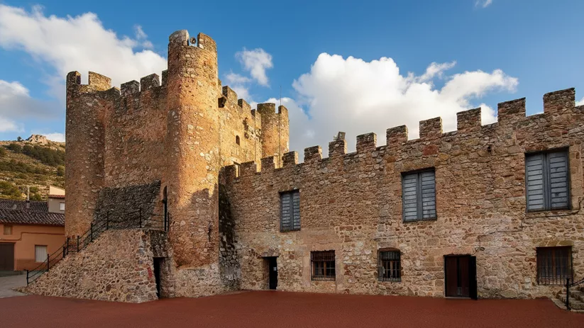 Castillo en día claro