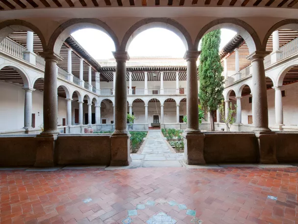 Claustro renacentista del convento de San Clemente de Toledo