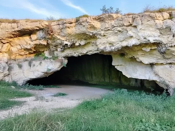 Cueva de los Moros en Las Majadas