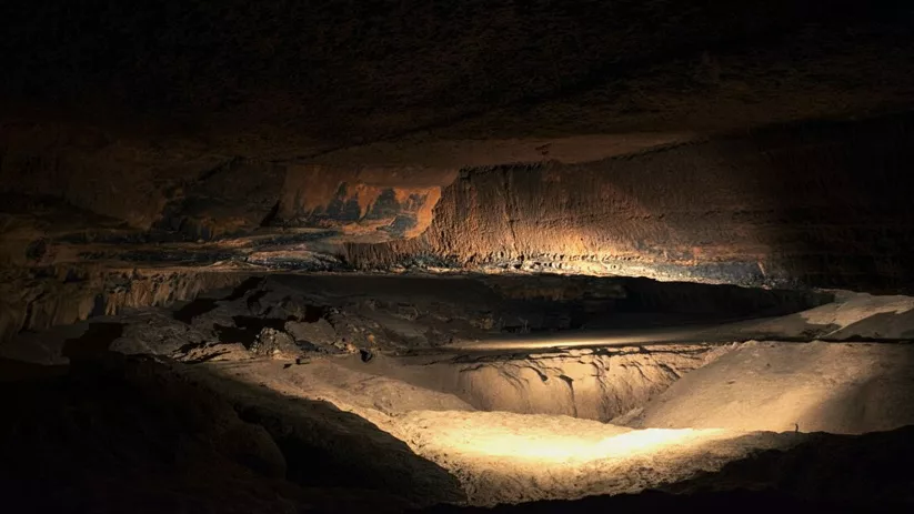 Espeleología de iniciación en la Cueva del Tío Daniel de las Majadas