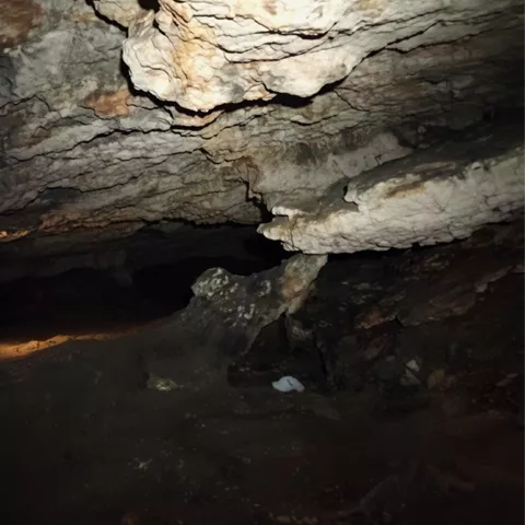 Turismo activo en la Cueva del Tío Daniel de Las Majadas
