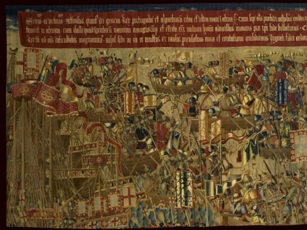 Tapiz histórico con escena de batalla medieval y ciudad amurallada