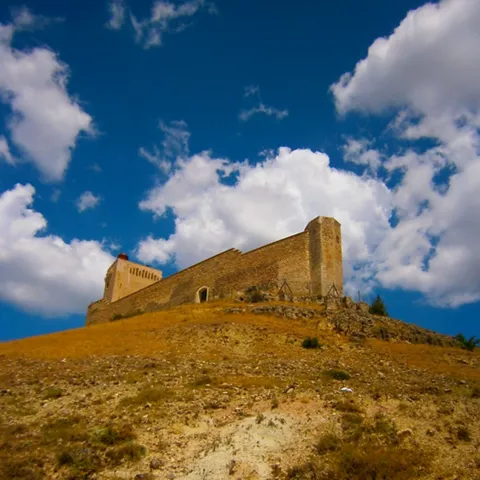 Vista del castillo del Buen Suceso en Cañada del Hoyo, Cuenca