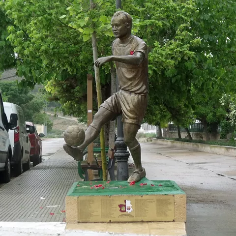 Estatua del futbolista Andrés Iniesta 