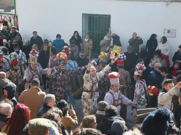 Endiablados con cencerros entre el público