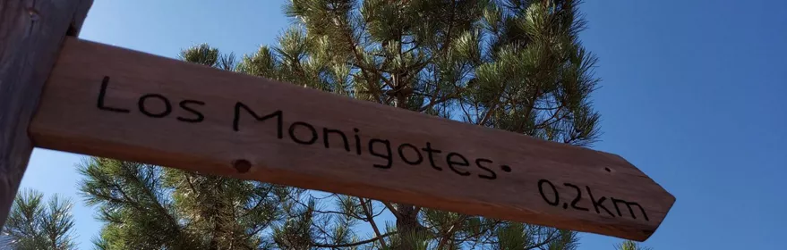 Ruta a los  Monigotes de Campanarejo, en Henarejos