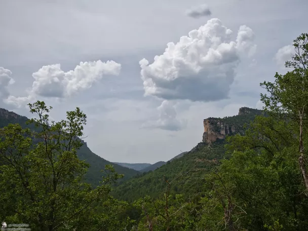 Valle montañoso del alto río.