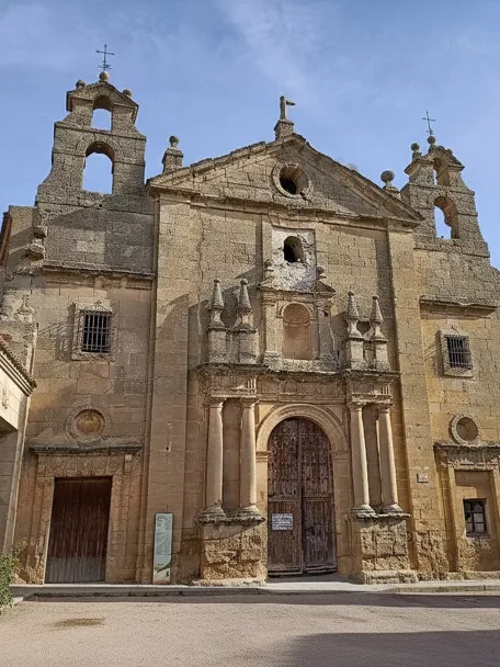Fachada de la iglesia de Santo Domingo de Guzmán de Huete