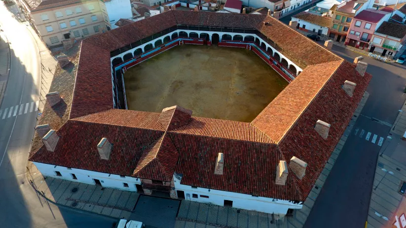 Vista aérea de plaza de toros histórica