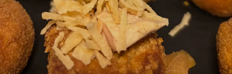 Plato de croquetas con virutas