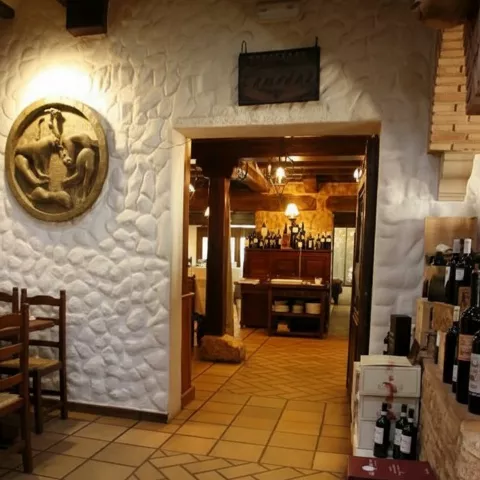 Salón del restaurante Seto en Motilla