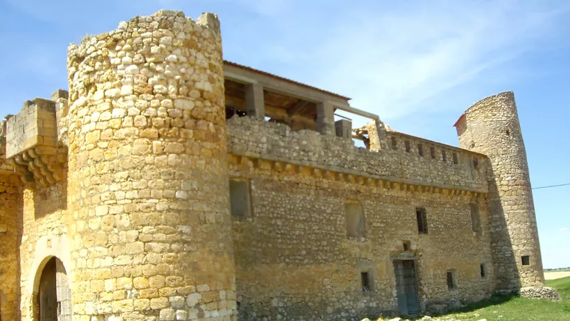 Exterrior del castillo de Santiago de la Torre en San Clemente