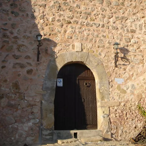 Puerta del castillo de Torrebuceit