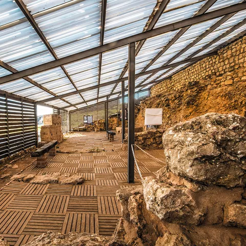Casa de adobes en el yacimiento arqueológico de Valeria