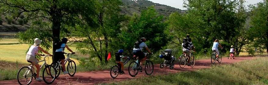 Ruta cicloturista entre naturaleza.