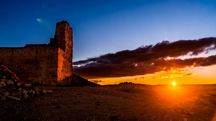 Castillo de Lezuza al atardecer